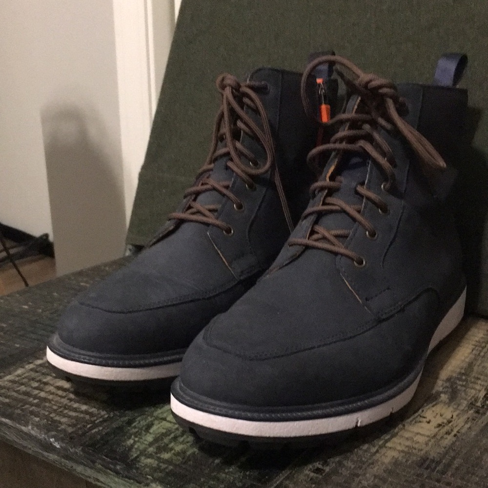 Swims waterproof zip boots.  Size 8 blue orange